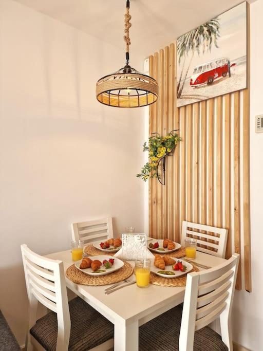 Acogedor Piso Con Terraza Y Parking! Apartment Беналмадена Екстериор снимка