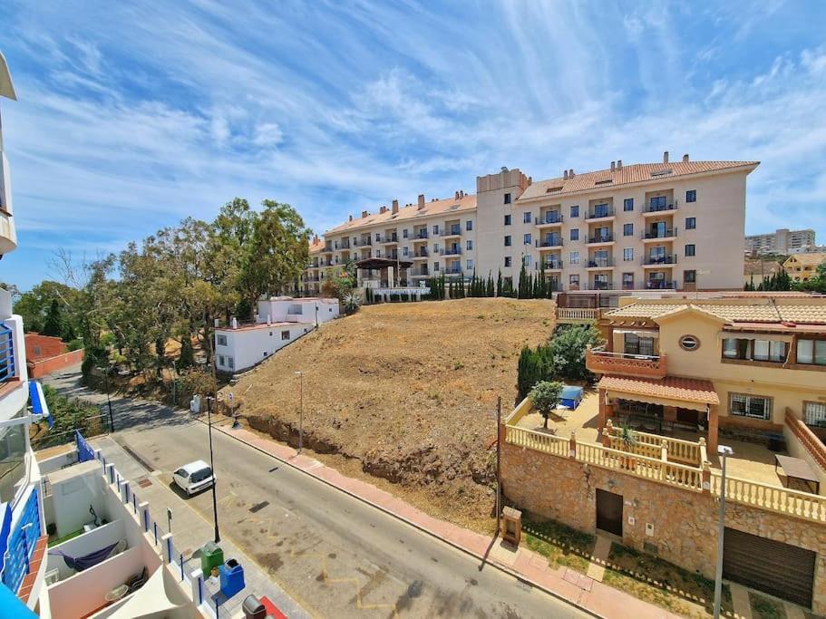 Acogedor Piso Con Terraza Y Parking! Apartment Беналмадена Екстериор снимка